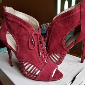 Avec les filles suede booties.